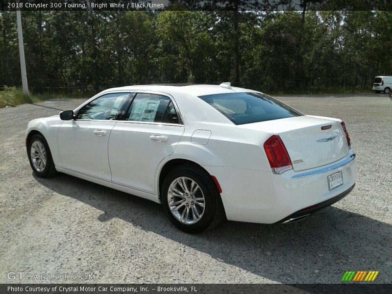 Bright White / Black/Linen 2018 Chrysler 300 Touring