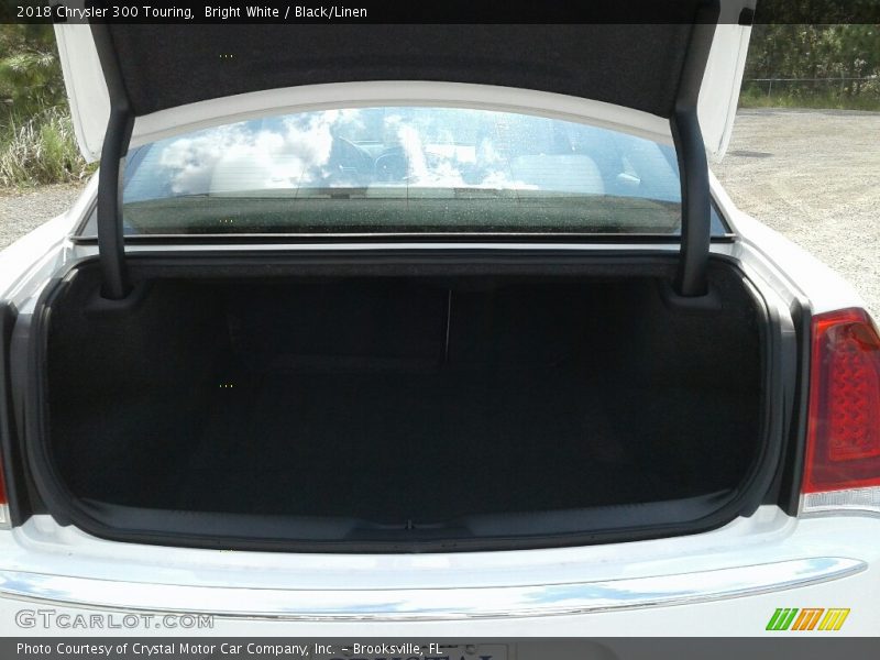 Bright White / Black/Linen 2018 Chrysler 300 Touring