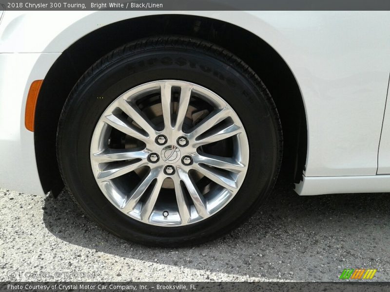 Bright White / Black/Linen 2018 Chrysler 300 Touring