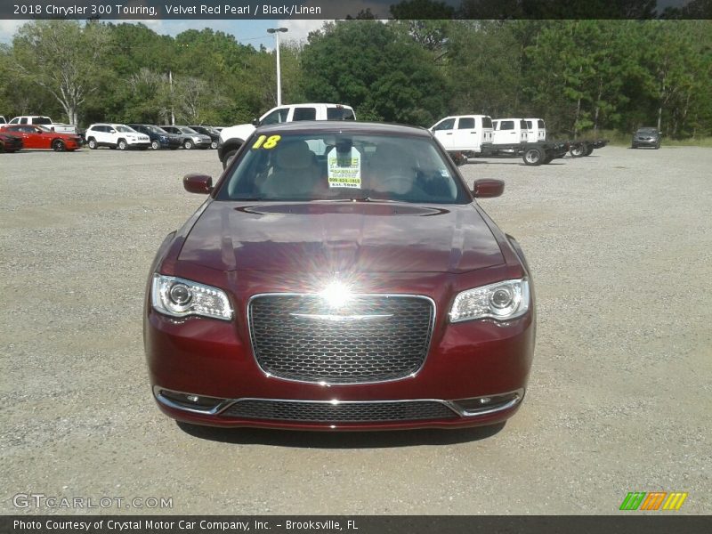 Velvet Red Pearl / Black/Linen 2018 Chrysler 300 Touring