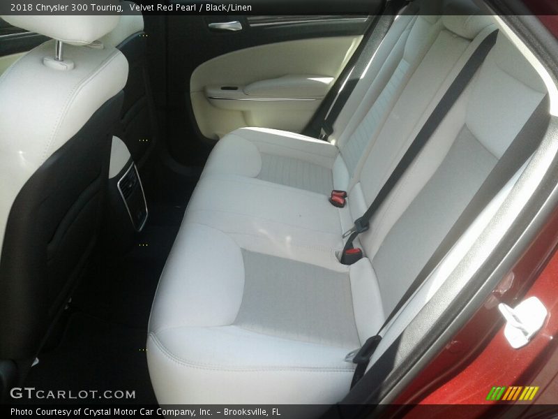 Velvet Red Pearl / Black/Linen 2018 Chrysler 300 Touring