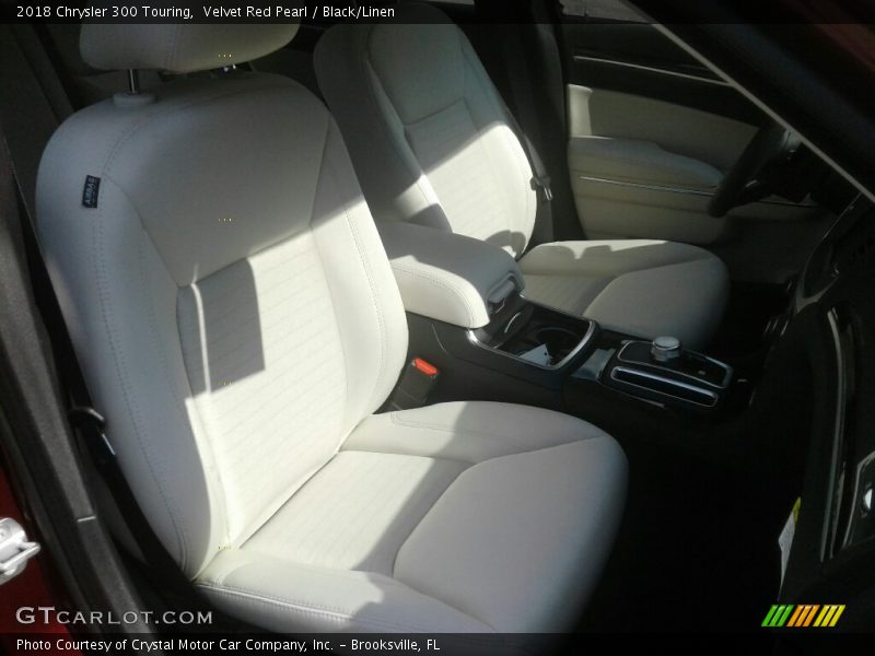Velvet Red Pearl / Black/Linen 2018 Chrysler 300 Touring