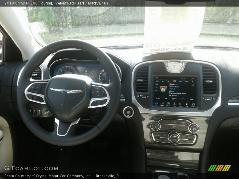 Velvet Red Pearl / Black/Linen 2018 Chrysler 300 Touring