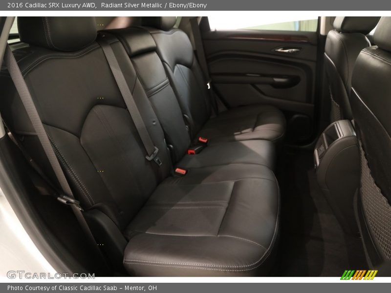 Radiant Silver Metallic / Ebony/Ebony 2016 Cadillac SRX Luxury AWD
