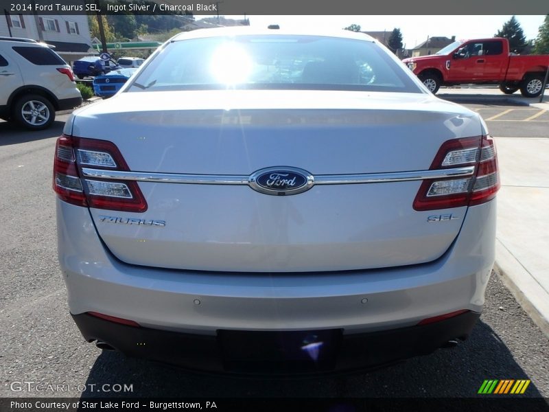 Ingot Silver / Charcoal Black 2014 Ford Taurus SEL