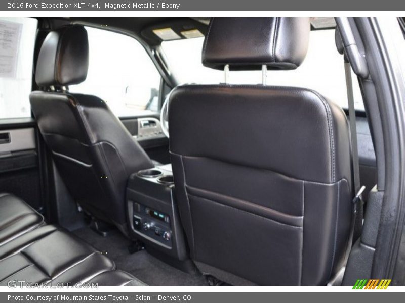 Magnetic Metallic / Ebony 2016 Ford Expedition XLT 4x4