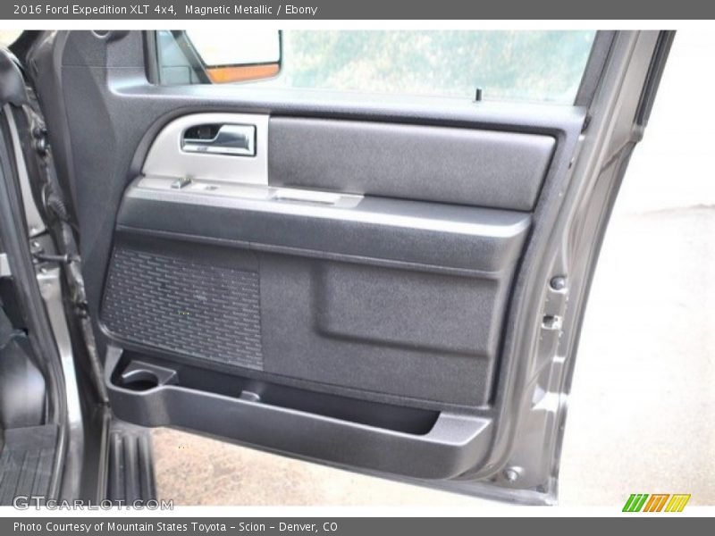 Magnetic Metallic / Ebony 2016 Ford Expedition XLT 4x4