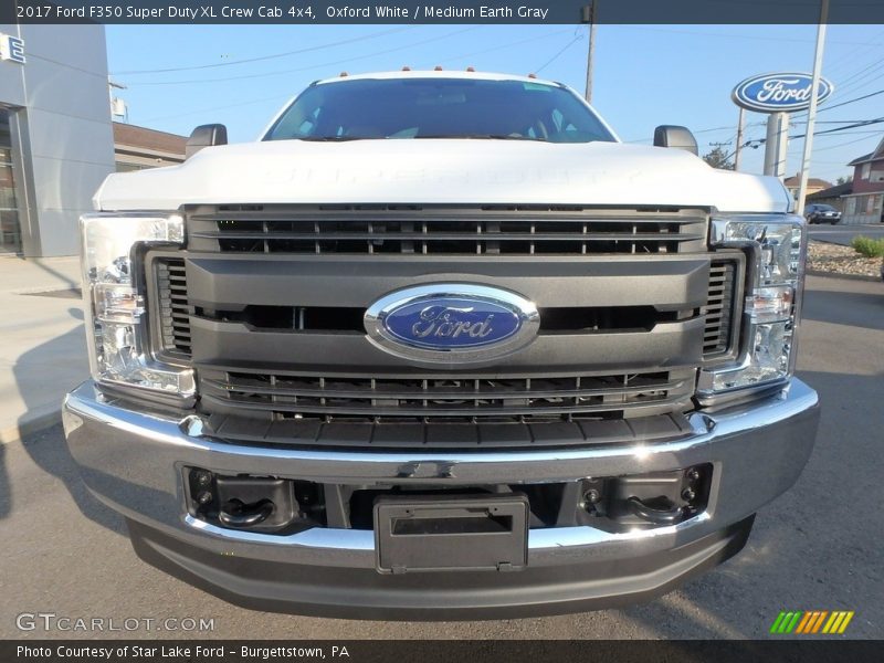 Oxford White / Medium Earth Gray 2017 Ford F350 Super Duty XL Crew Cab 4x4