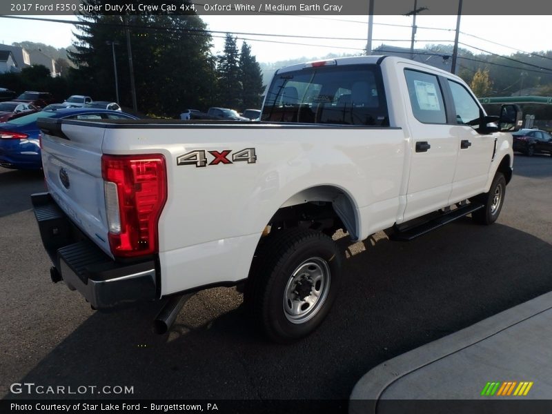 Oxford White / Medium Earth Gray 2017 Ford F350 Super Duty XL Crew Cab 4x4