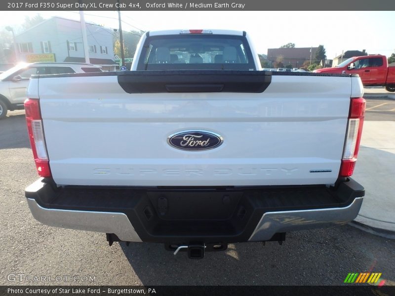 Oxford White / Medium Earth Gray 2017 Ford F350 Super Duty XL Crew Cab 4x4