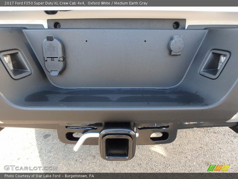 Oxford White / Medium Earth Gray 2017 Ford F350 Super Duty XL Crew Cab 4x4