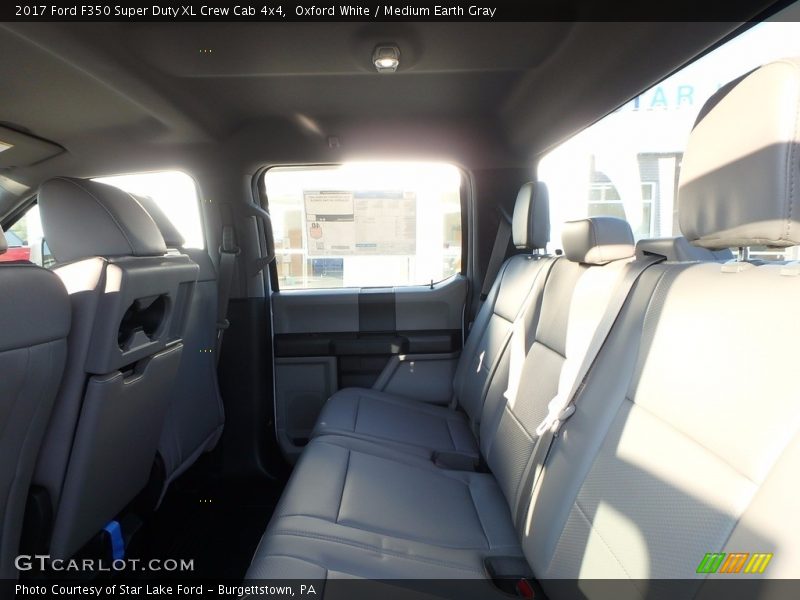 Oxford White / Medium Earth Gray 2017 Ford F350 Super Duty XL Crew Cab 4x4