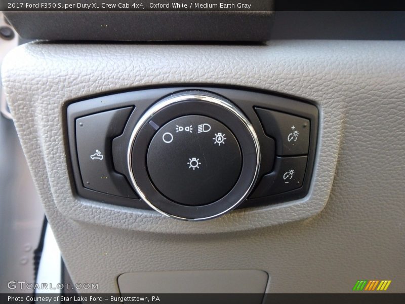 Oxford White / Medium Earth Gray 2017 Ford F350 Super Duty XL Crew Cab 4x4