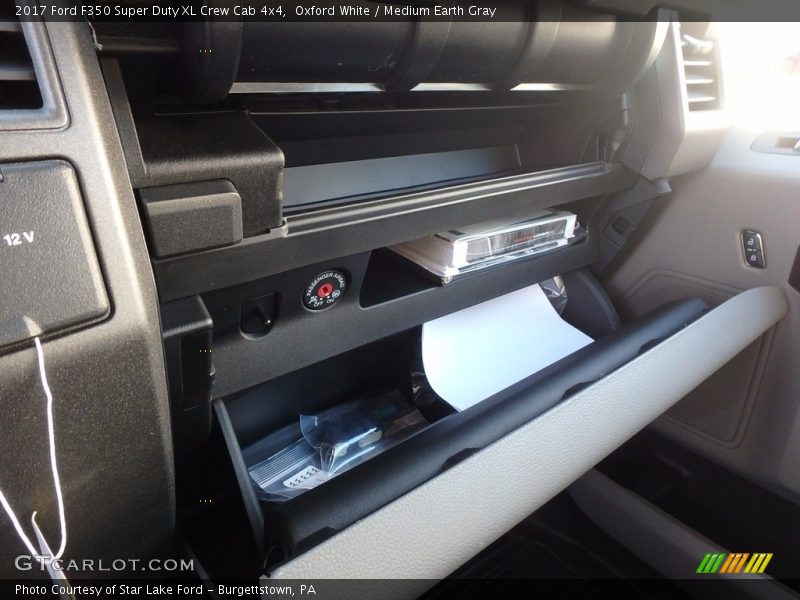 Oxford White / Medium Earth Gray 2017 Ford F350 Super Duty XL Crew Cab 4x4