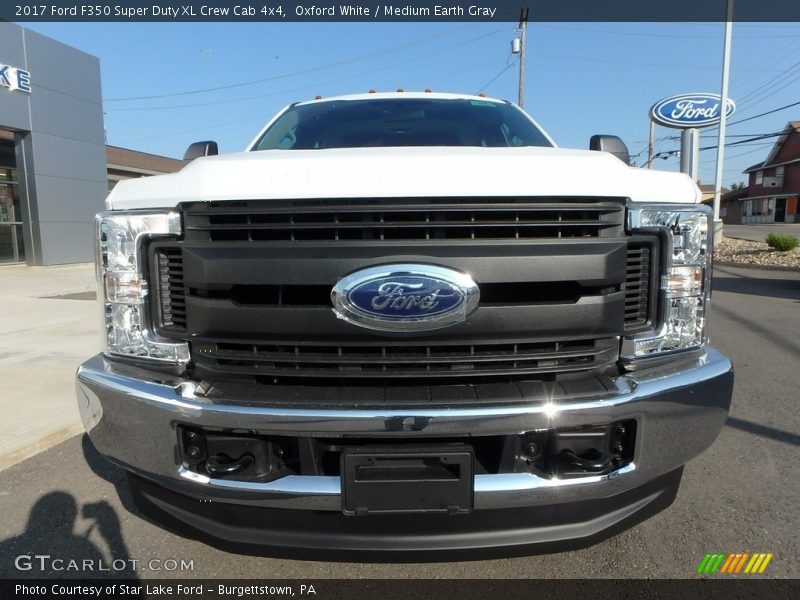 Oxford White / Medium Earth Gray 2017 Ford F350 Super Duty XL Crew Cab 4x4