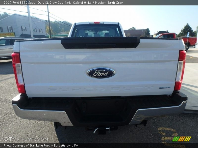 Oxford White / Medium Earth Gray 2017 Ford F350 Super Duty XL Crew Cab 4x4