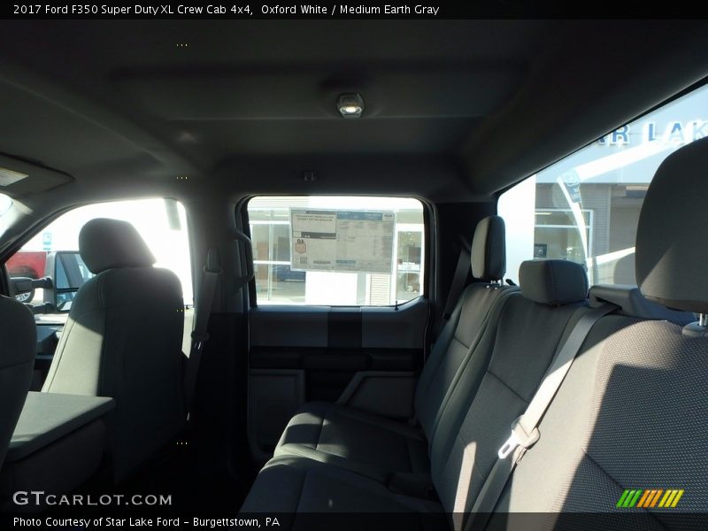 Oxford White / Medium Earth Gray 2017 Ford F350 Super Duty XL Crew Cab 4x4