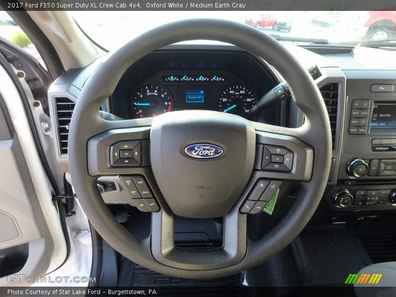 Oxford White / Medium Earth Gray 2017 Ford F350 Super Duty XL Crew Cab 4x4