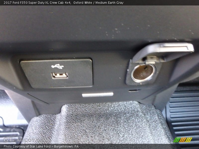 Oxford White / Medium Earth Gray 2017 Ford F350 Super Duty XL Crew Cab 4x4