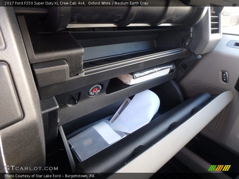 Oxford White / Medium Earth Gray 2017 Ford F350 Super Duty XL Crew Cab 4x4