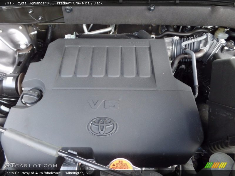 Predawn Gray Mica / Black 2016 Toyota Highlander XLE