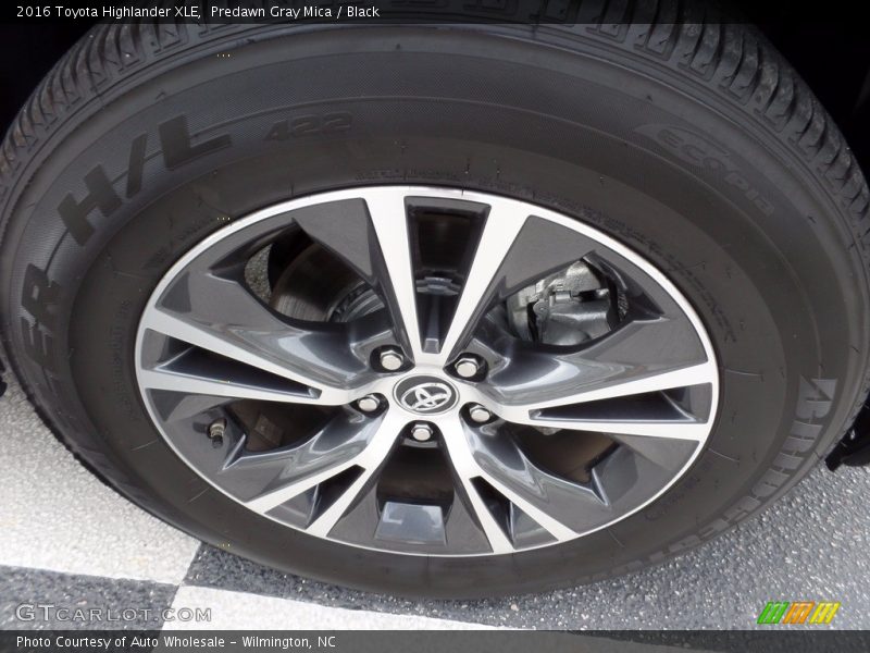 Predawn Gray Mica / Black 2016 Toyota Highlander XLE