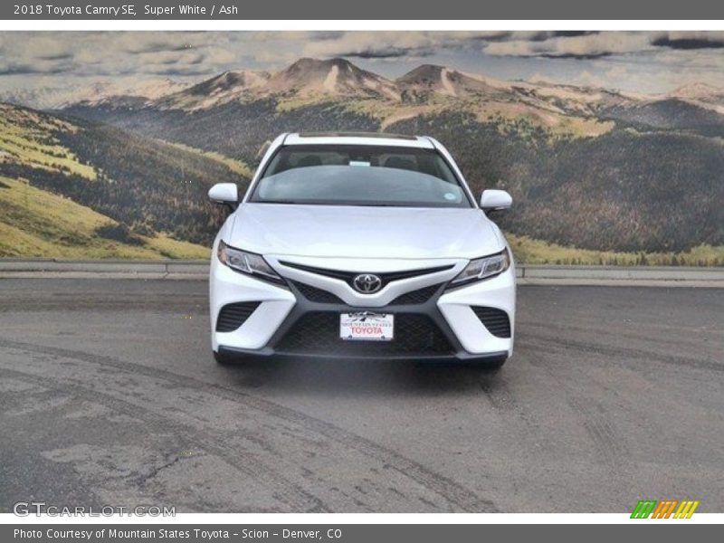 Super White / Ash 2018 Toyota Camry SE