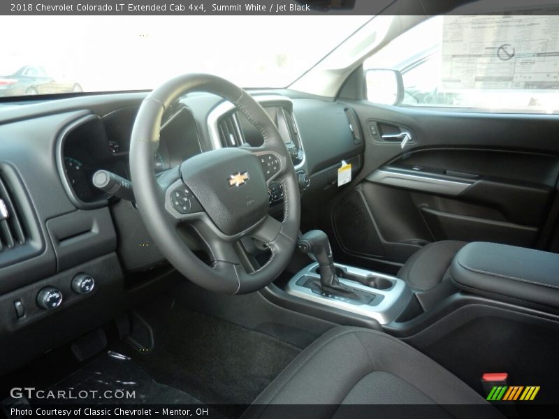 Summit White / Jet Black 2018 Chevrolet Colorado LT Extended Cab 4x4