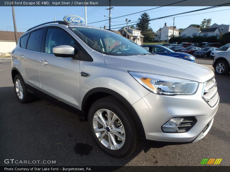 Ingot Silver / Charcoal Black 2018 Ford Escape SE 4WD