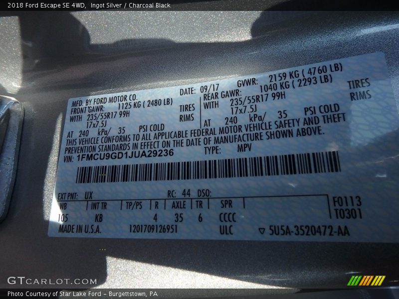 Ingot Silver / Charcoal Black 2018 Ford Escape SE 4WD