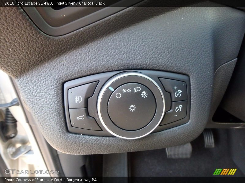 Ingot Silver / Charcoal Black 2018 Ford Escape SE 4WD