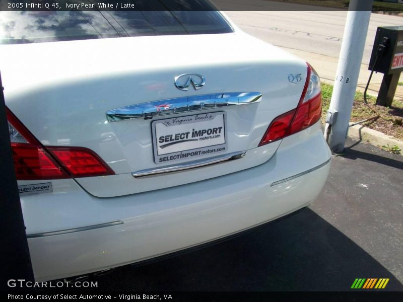 Ivory Pearl White / Latte 2005 Infiniti Q 45