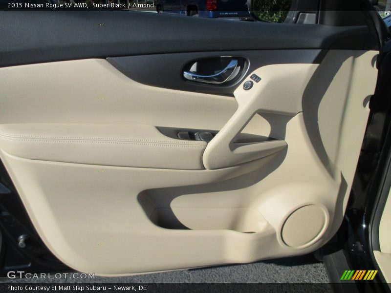 Super Black / Almond 2015 Nissan Rogue SV AWD
