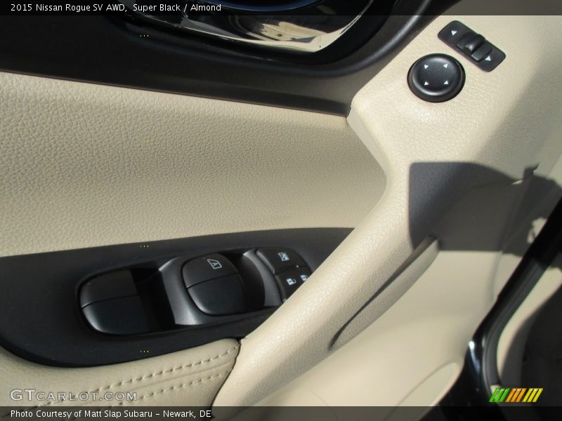 Super Black / Almond 2015 Nissan Rogue SV AWD