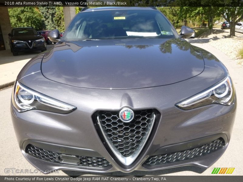 Vesuvio Gray Metallic / Black/Black 2018 Alfa Romeo Stelvio Ti AWD