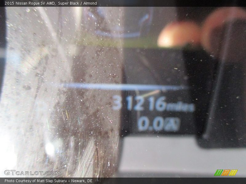 Super Black / Almond 2015 Nissan Rogue SV AWD