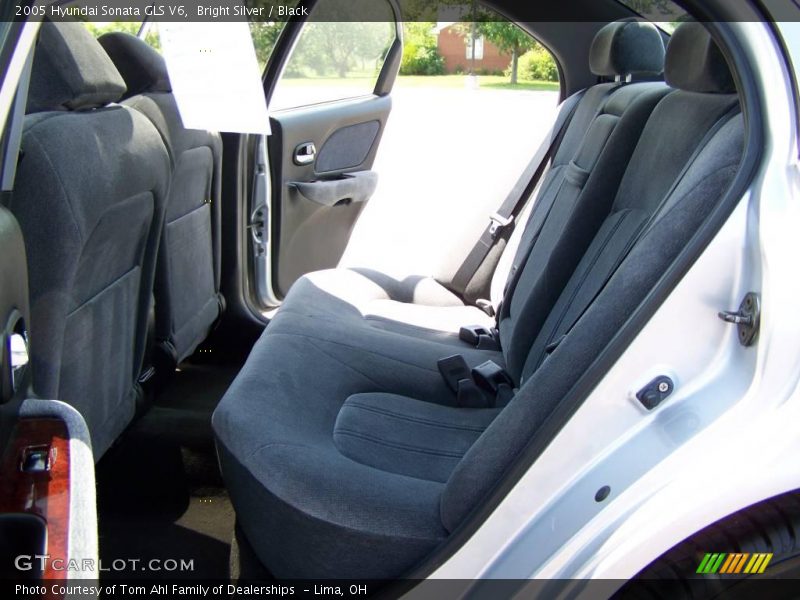 Bright Silver / Black 2005 Hyundai Sonata GLS V6