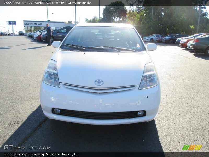 Super White / Gray/Burgundy 2005 Toyota Prius Hybrid