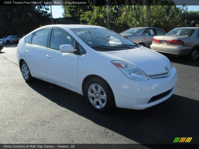 Super White / Gray/Burgundy 2005 Toyota Prius Hybrid