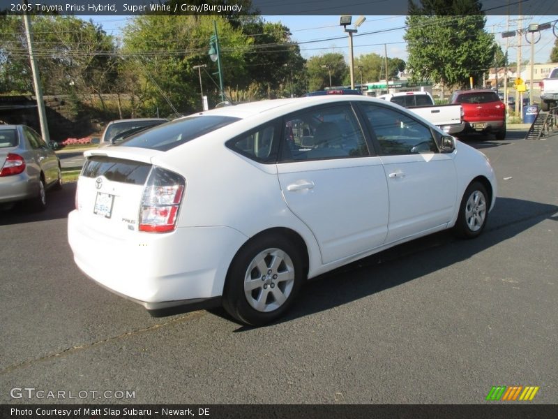 Super White / Gray/Burgundy 2005 Toyota Prius Hybrid