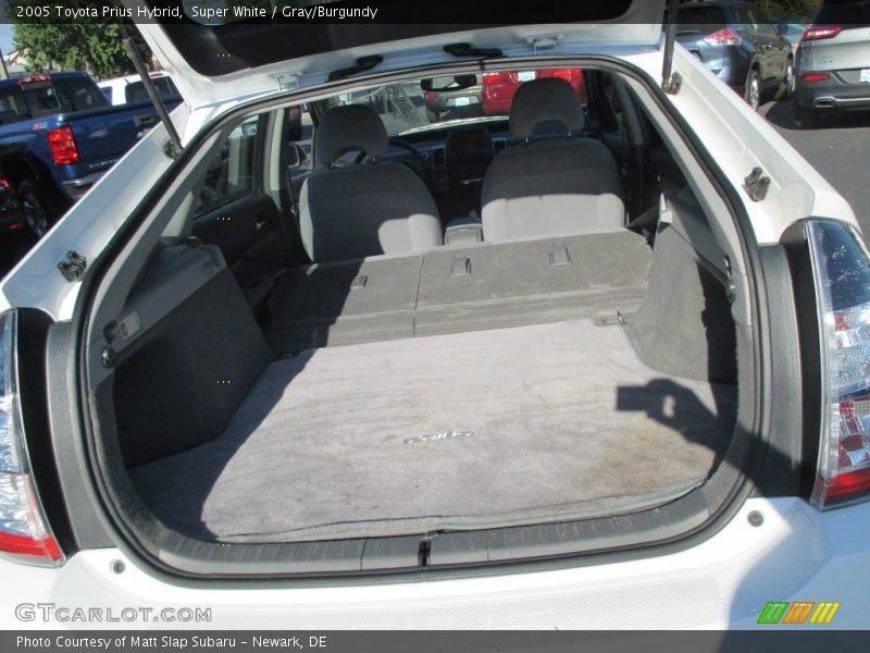Super White / Gray/Burgundy 2005 Toyota Prius Hybrid
