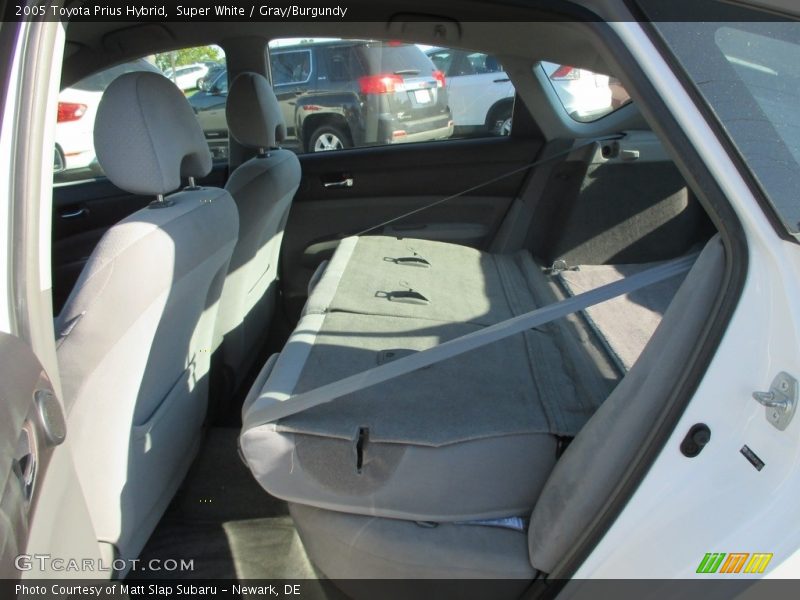 Super White / Gray/Burgundy 2005 Toyota Prius Hybrid