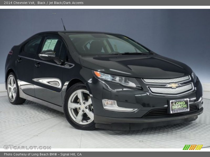 Front 3/4 View of 2014 Volt 