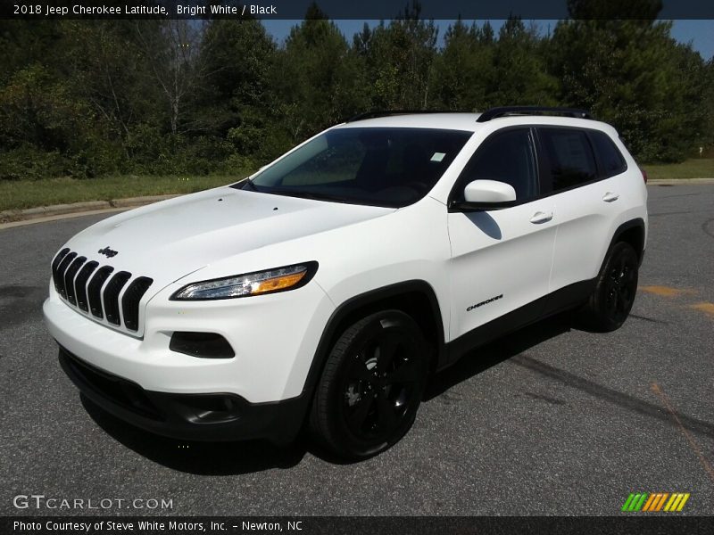 Bright White / Black 2018 Jeep Cherokee Latitude