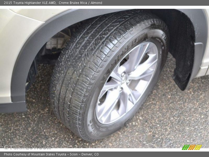 Creme Brulee Mica / Almond 2015 Toyota Highlander XLE AWD