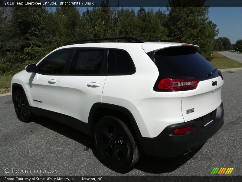 Bright White / Black 2018 Jeep Cherokee Latitude