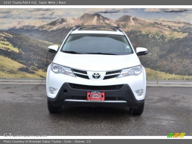 Super White / Black 2015 Toyota RAV4 XLE
