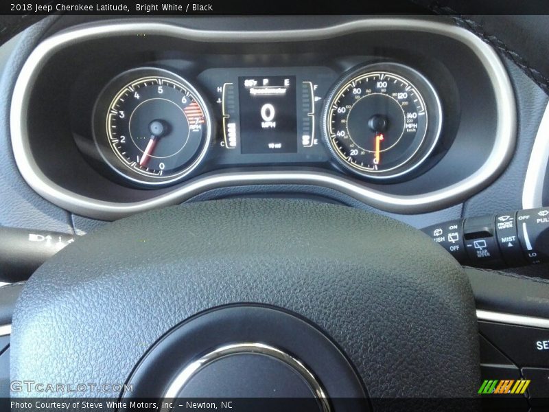 Bright White / Black 2018 Jeep Cherokee Latitude