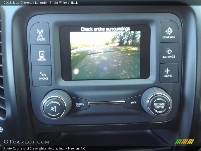Bright White / Black 2018 Jeep Cherokee Latitude