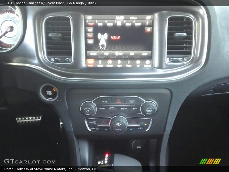 Go Mango / Black 2018 Dodge Charger R/T Scat Pack